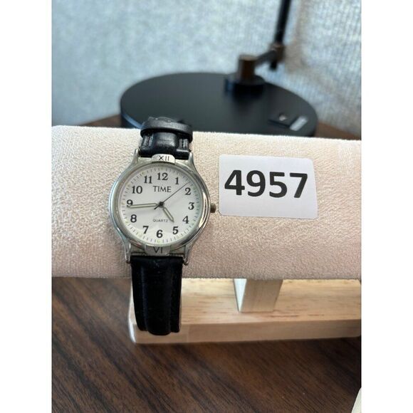 Timex Quartz Black Leather Strap Watch - Picture 2 of 6